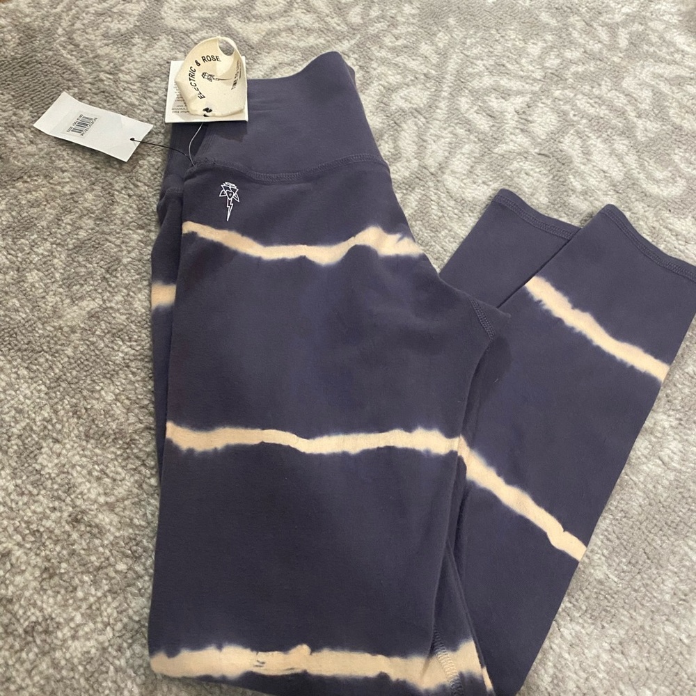 Electric & Rose Leggings size small